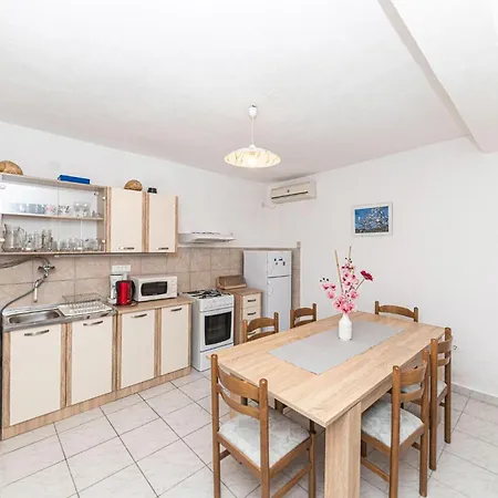 Gorgeous In With House Sea View *